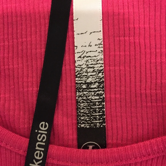 NEW Kensie Crossover Front Ribbed T-Shirt NWT - Picture 6 of 7